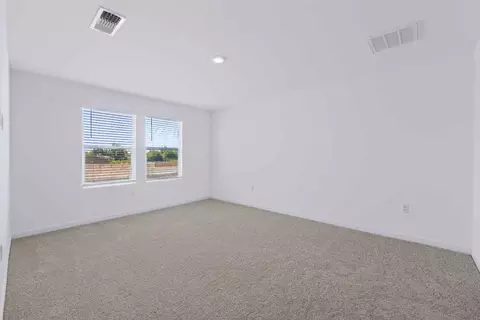 Bedroom - 3945 E Oakridge Ave, Visalia, CA 93292 photo 3 of 22