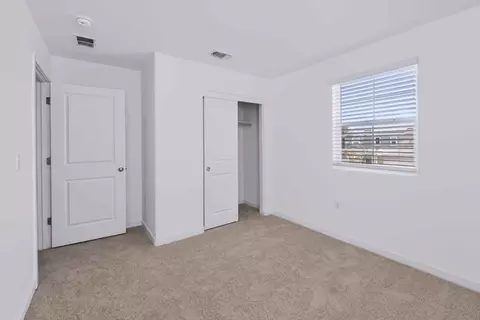 Bedroom - 3945 E Oakridge Ave, Visalia, CA 93292 photo 5 of 22