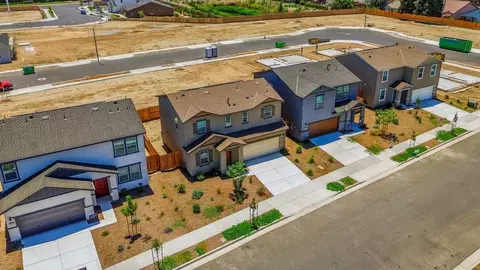 View/Area - 3945 E Oakridge Ave, Visalia, CA 93292 photo 3 of 9
