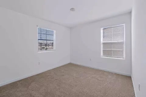 Bedroom - 3945 E Oakridge Ave, Visalia, CA 93292 photo 6 of 22