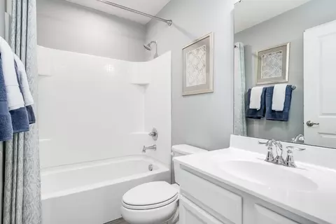 Bath - 8411 Branch Side Way, Brandywine, MD 20613 photo 2 of 3