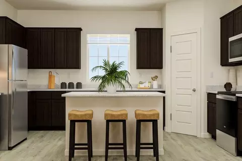 Kitchen - 5124 Beaverhead Ave, Bakersfield, CA 93306 photo 3 of 4