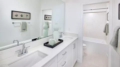 Bath - 5549 Aletha Way, Oceanside, CA 92057 photo 5 of 7