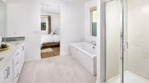 Bath - 5549 Aletha Way, Oceanside, CA 92057 photo 2 of 7