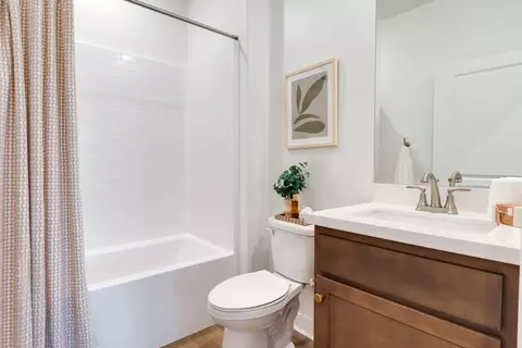 Bath - 1563 Winding Sun Dr, Beaumont, CA 92223 photo 2 of 4