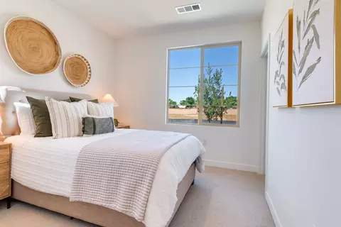Bedroom - 1563 Winding Sun Dr, Beaumont, CA 92223 photo 3 of 8