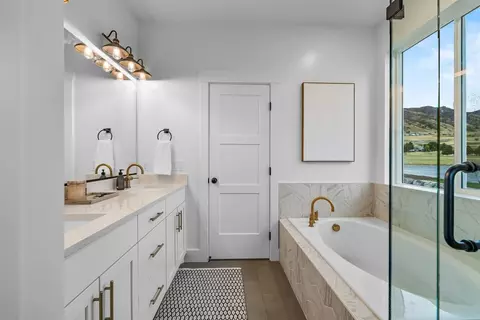 Bath - 594 N 275 E, Providence, UT 84332 photo 3 of 6