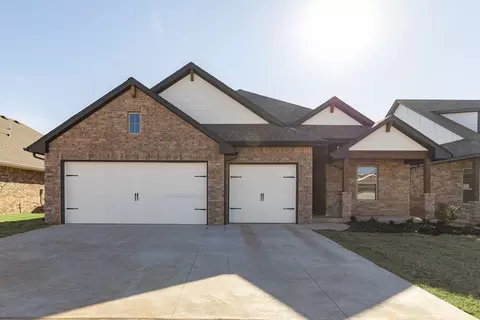 Exterior - 2920 E Northampton St, Broken Arrow, OK 74014 photo 2 of 30