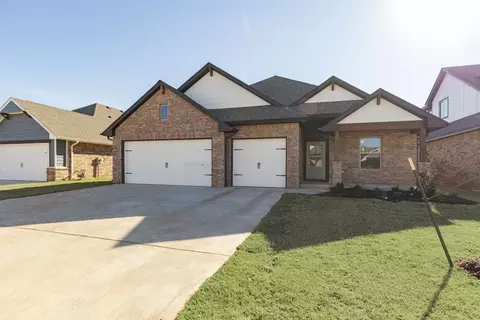 Exterior - 2920 E Northampton St, Broken Arrow, OK 74014 photo 3 of 30