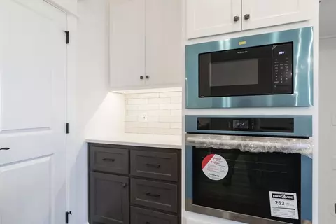 Kitchen - 2920 E Northampton St, Broken Arrow, OK 74014 photo 11 of 30