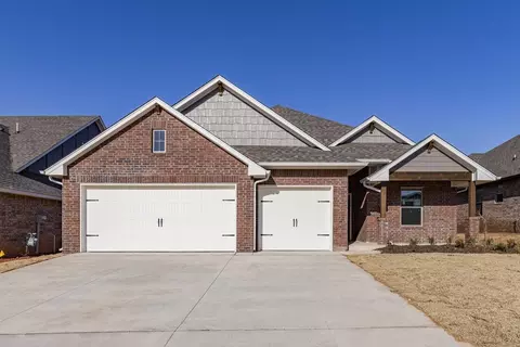 Exterior - 2920 E Northampton St, Broken Arrow, OK 74014 photo 4 of 30