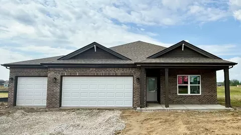 6127 Camarillo Dr, Whitestown, IN 46075