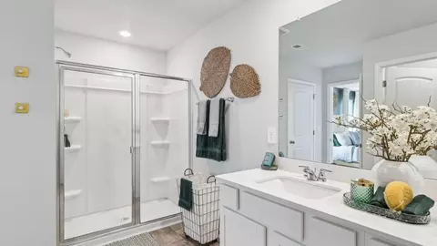 Bath - 4914 Sandringham Ln, Murfreesboro, TN 37129 photo 5 of 9