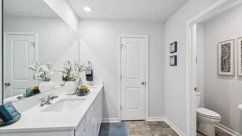 Bath - 4914 Sandringham Ln, Murfreesboro, TN 37129 photo 4 of 9