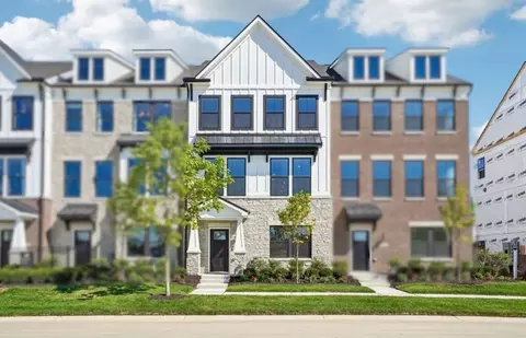 44070 Oakmont Dr, Plymouth, MI 48170