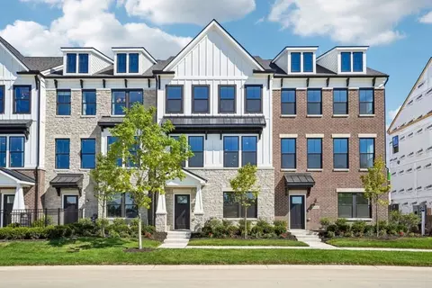 44070 Oakmont Dr, Plymouth, MI 48170