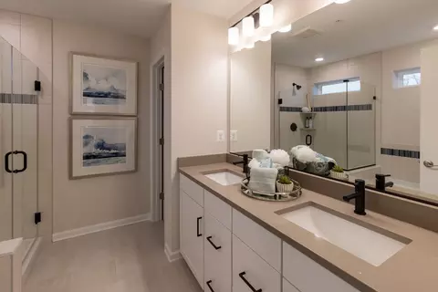 Bath - 4100 Viewpath Rd, Ellicott City, MD 21043 photo 2 of 3