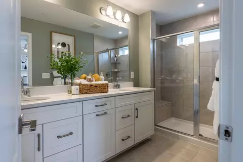 Bath - 4100 Viewpath Rd, Ellicott City, MD 21043 photo 3 of 3