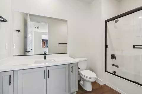 2360 Stanford St, Alameda, CA 94501
