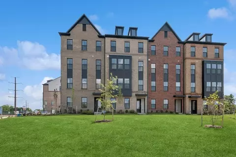 4824 Bauhaus Sq, Chantilly, VA 20151