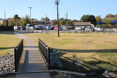 Exterior - 310 Shadow Ridge Rd, Rockwall, TX 75087 photo 8 of 12