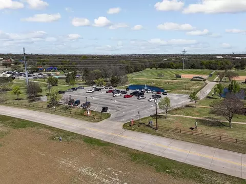 Exterior - 310 Shadow Ridge Rd, Rockwall, TX 75087 photo 7 of 12