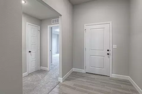 Entry Way - 8303 Greentree Dr, Lenexa, KS 66227 photo 4 of 4