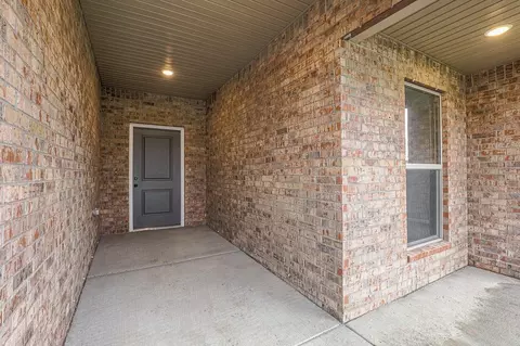 Entry Way - 8303 Greentree Dr, Lenexa, KS 66227 photo 1 of 4