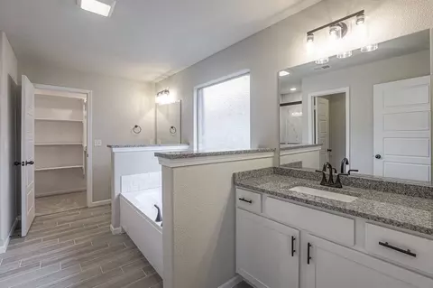Bath - 8303 Greentree Dr, Lenexa, KS 66227 photo 5 of 5