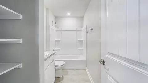 Bath - 211 Eagle Heights Dr, Duson, LA 70529 photo 1 of 7