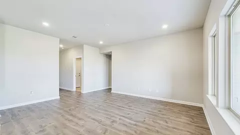 Living - 211 Eagle Heights Dr, Duson, LA 70529 photo 4 of 6