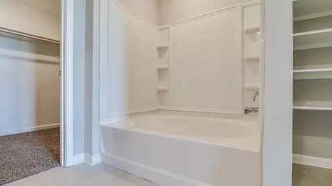 Bath - 211 Eagle Heights Dr, Duson, LA 70529 photo 4 of 7