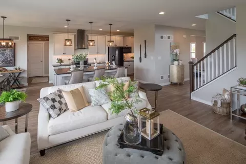Living - 8582 Rocky Springs Rd, Frederick, MD 21702 photo 4 of 17