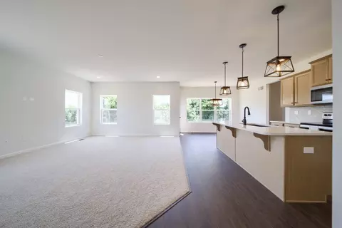 Living - 8582 Rocky Springs Rd, Frederick, MD 21702 photo 9 of 17
