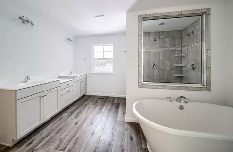 Bath - 8582 Rocky Springs Rd, Frederick, MD 21702 photo 2 of 15