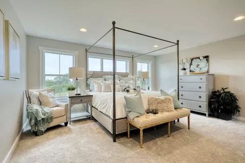 Bedroom - 8582 Rocky Springs Rd, Frederick, MD 21702 photo 4 of 9