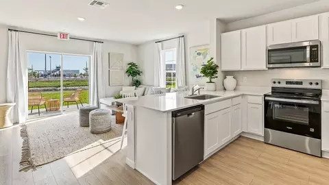 Kitchen - 4013 Miller Pointe Ct, Bradenton, FL 34208 photo 3 of 3