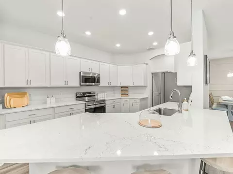 Kitchen - 17614 SW 43rd Cir, Ocala, FL 34473 photo 3 of 9