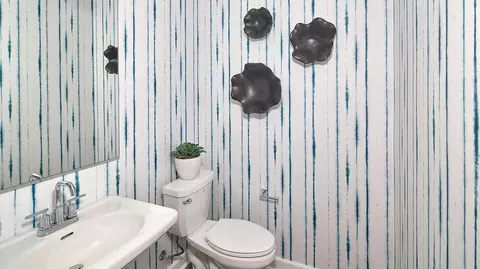 Bath - 5543 Aletha Way, Oceanside, CA 92057 photo 4 of 8