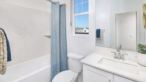 Bath - 5543 Aletha Way, Oceanside, CA 92057 photo 6 of 8