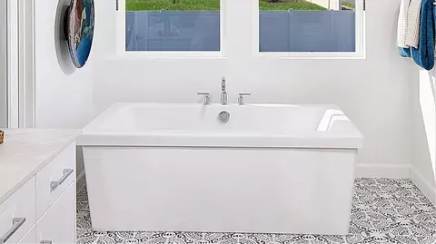 Bath - 5543 Aletha Way, Oceanside, CA 92057 photo 8 of 8