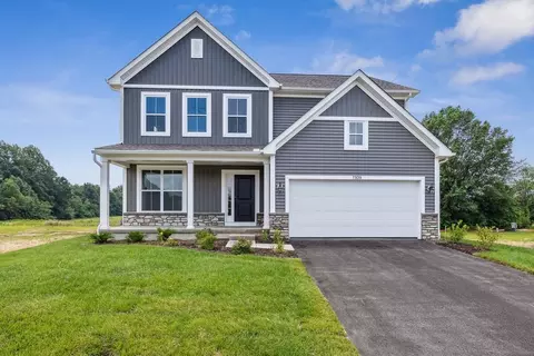 899 Heimat Haus Dr, Grove City, OH 43123
