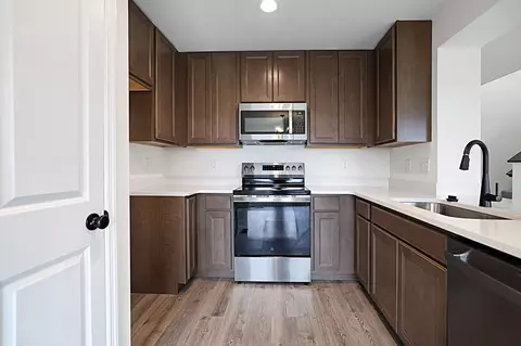 Kitchen - 119 Barley Field Rd, Cuba, MO 65453 photo 3 of 6