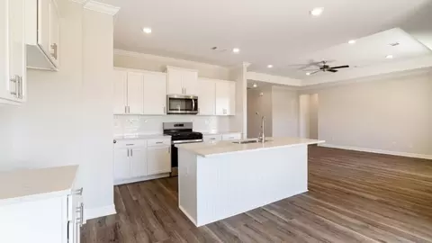 Kitchen - 100 Laney Ln, Dothan, AL 36305 photo 2 of 8