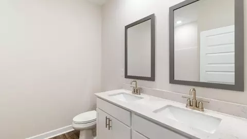 Bath - 100 Laney Ln, Dothan, AL 36305 photo 5 of 10