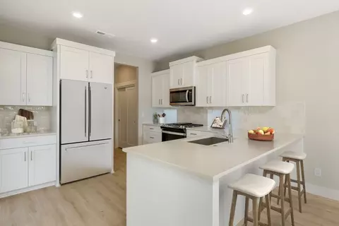 Kitchen - 60849 SE Barstow Pl, Bend, OR 97702 photo 1 of 1