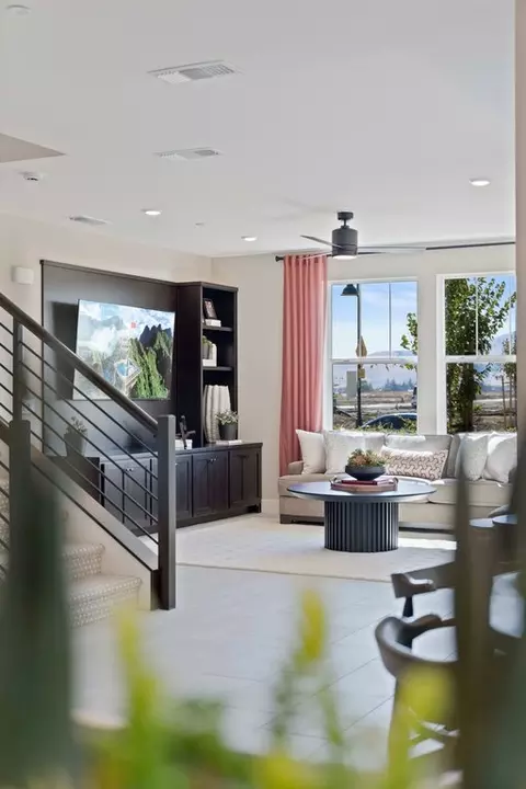 Living - 2441 Cinnabar Dr, Fairfield, CA 94533 photo 3 of 4