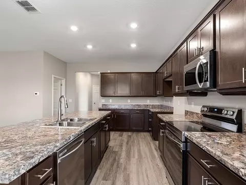 Kitchen - 754 SW 77th Cir, Ocala, FL 34474 photo 2 of 4