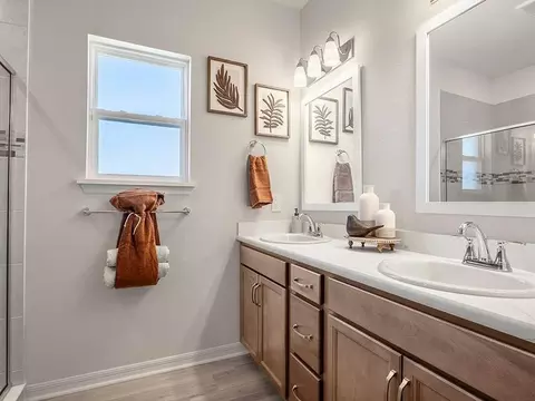 Bath - 754 SW 77th Cir, Ocala, FL 34474 photo 1 of 6