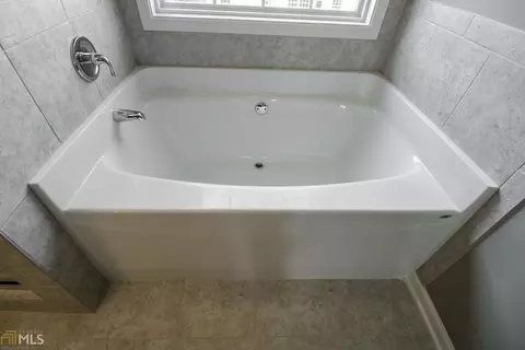 682 Jasmine Dr, Macon, GA 31211